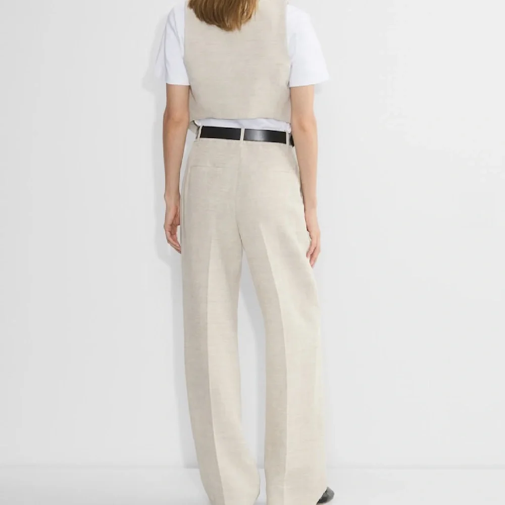 Aritzia Effortless Natural Ecru Linen Trousers size 6